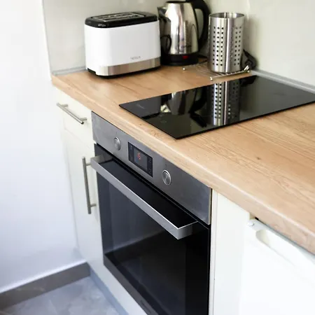 Amber Apartman *