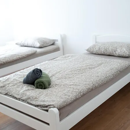 Amber Apartman *